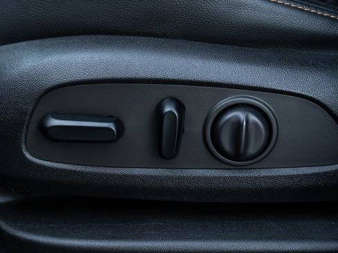 Certified 2019 Chevrolet Traverse LT w/ LT Premium Package image 16