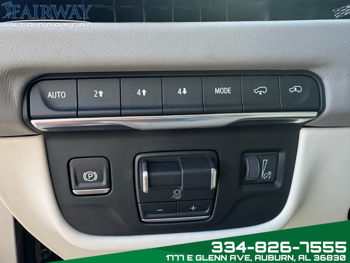 Used 2025 Cadillac Escalade Sport Platinum AWD/4WD image 17