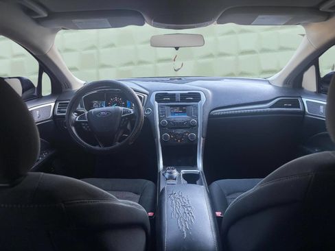 Used 2018 Ford Fusion SE FWD image 21