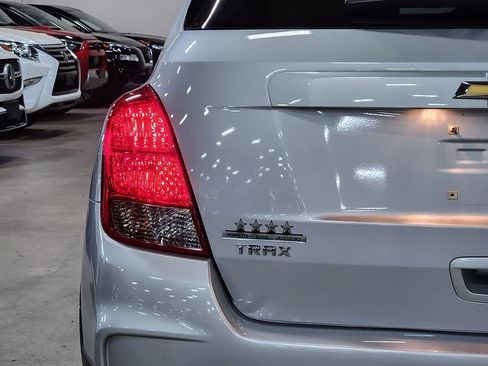 Used 2022 Chevrolet Trax LS w/ Tint and Cruise Package image 20