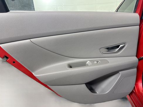 Used 2023 Hyundai Elantra SEL w/ Convenience Package image 26