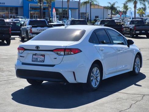Used 2023 Toyota Corolla LE w/ LE Convenience Package image 5