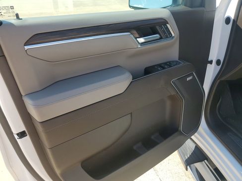 Used 2023 GMC Sierra 1500 SLT w/ SLT Premium Package image 29