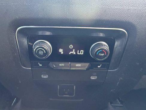 Used 2023 Chevrolet Suburban Premier AWD/4WD image 24