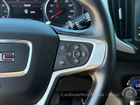 Used 2024 GMC Terrain SLT image 15