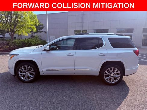 Used 2017 GMC Acadia Denali w/ Technology Package FWD image 4