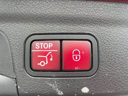 Used 2023 Mercedes-Benz GLE 350 4MATIC image 11