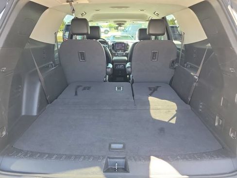 Certified 2021 Chevrolet Traverse LT FWD image 17