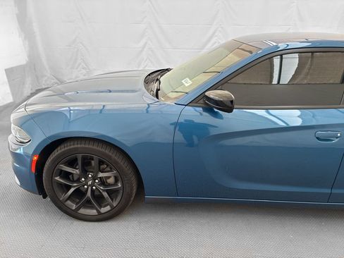 Used 2022 Dodge Charger SXT w/ Blacktop Package RWD image 3