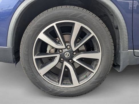 Used 2017 Nissan Rogue SL w/ SL Premium Package image 19