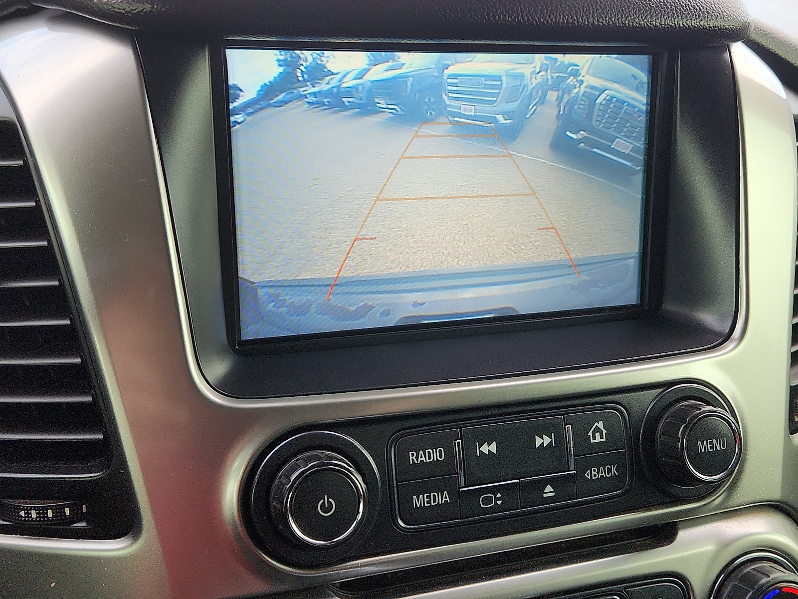 Used 2018 Chevrolet Suburban LT RWD image 20