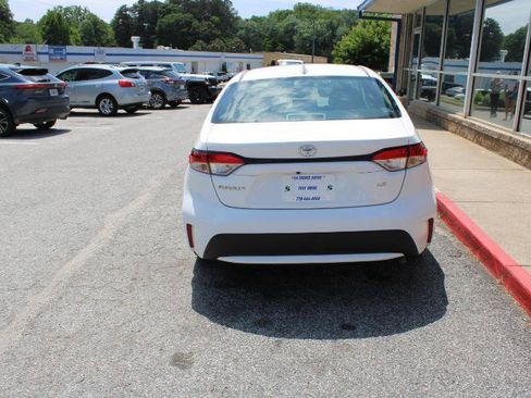 Used 2022 Toyota Corolla LE FWD image 5