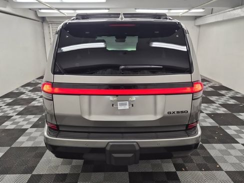 Used 2024 Lexus GX 550 image 5