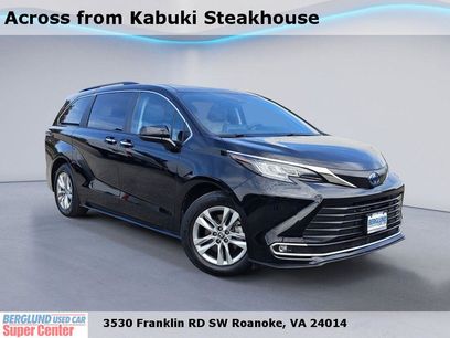 Used 2022 Toyota Sienna XLE