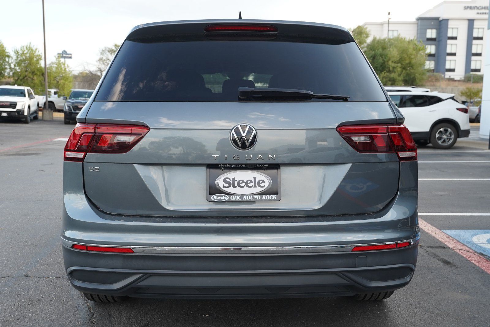 Used 2024 Volkswagen Tiguan SE FWD image 6