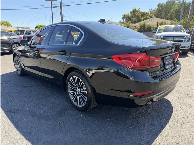 Used 2020 BMW 530i w/ Premium Package RWD image 5