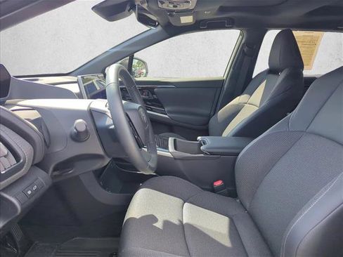 Used 2025 Toyota bZ4X FWD image 13