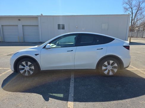 Used 2023 Tesla Model Y Long Range image 16