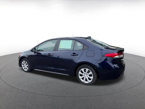 Used 2025 Toyota Corolla LE FWD image 10