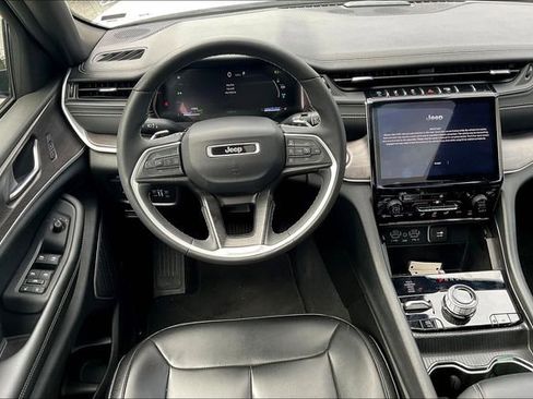 Used 2024 Jeep Grand Cherokee Limited 4xe image 8