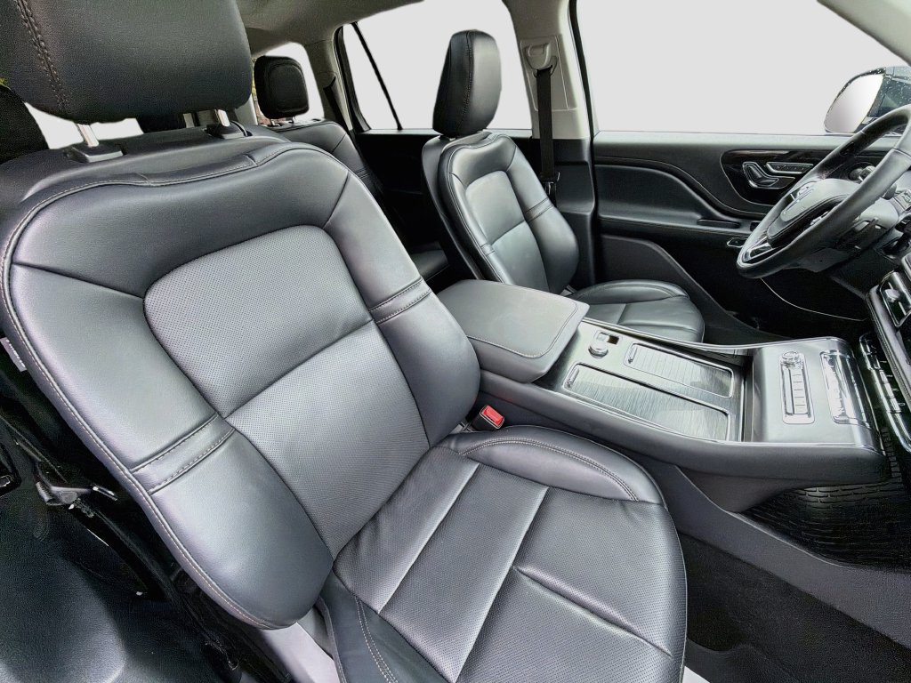 Used 2025 Lincoln Aviator AWD w/ Equipment Group 101A image 32