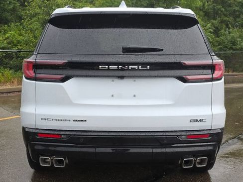 New 2026 GMC Acadia Denali Ultimate w/ LPO, Floor Liner Package AWD/4WD image 15