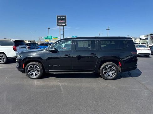 Used 2024 Jeep Wagoneer L Series II w/ Flexible Seating Group AWD/4WD image 9
