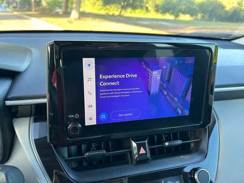 Used 2024 Toyota Corolla Cross L image 23