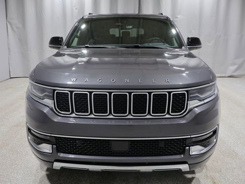 Used 2024 Jeep Wagoneer L Series III w/ Flexible Seating Group AWD/4WD image 6