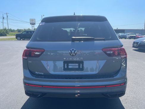 Used 2022 Volkswagen Tiguan SE R-Line AWD/4WD image 6