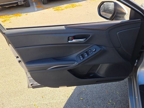 Used 2019 Toyota Avalon XLE w/ Moonroof Package image 21