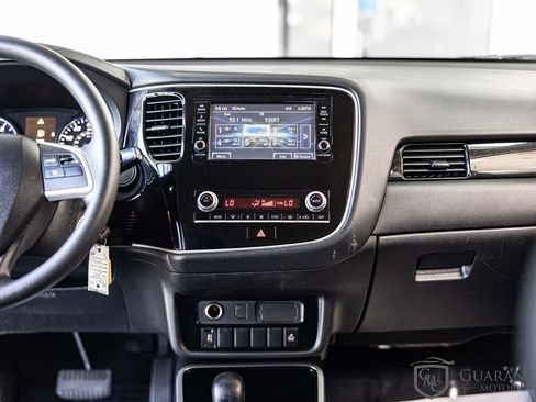 Used 2020 Mitsubishi Outlander ES FWD image 35