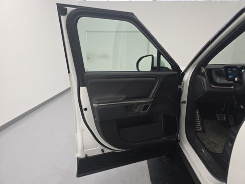 Used 2024 Rivian R1S Adventure AWD/4WD image 16