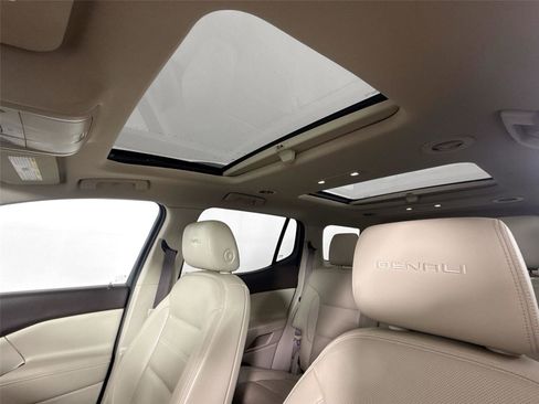 Used 2018 GMC Acadia Denali w/ Technology Package image 22