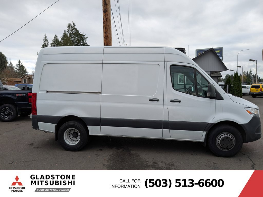 Used 2019 Freightliner Sprinter 2500 RWD image 9