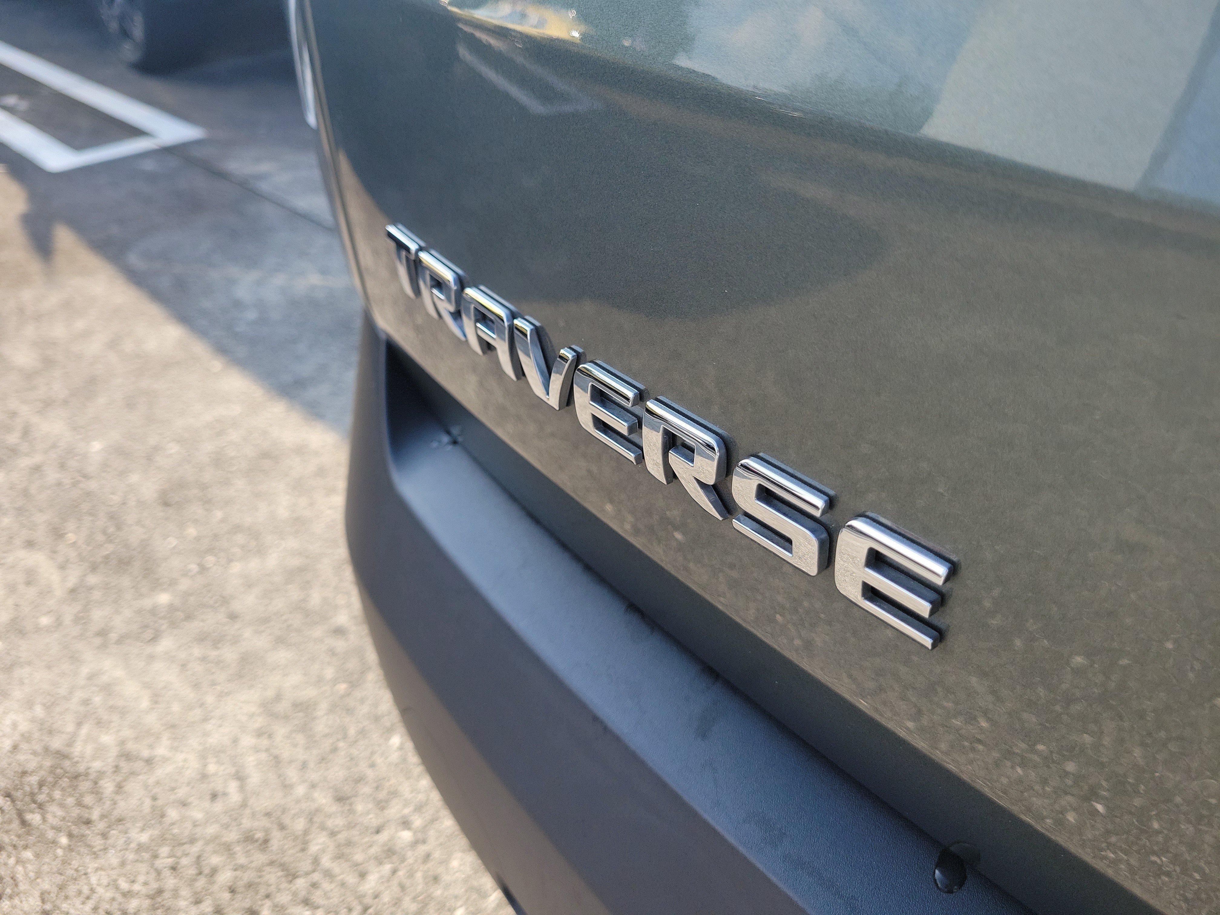 Used 2023 Chevrolet Traverse LT FWD image 10
