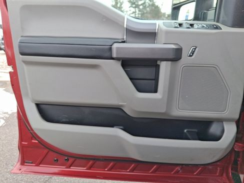 Used 2019 Ford F250 XLT w/ XLT Premium Package image 12