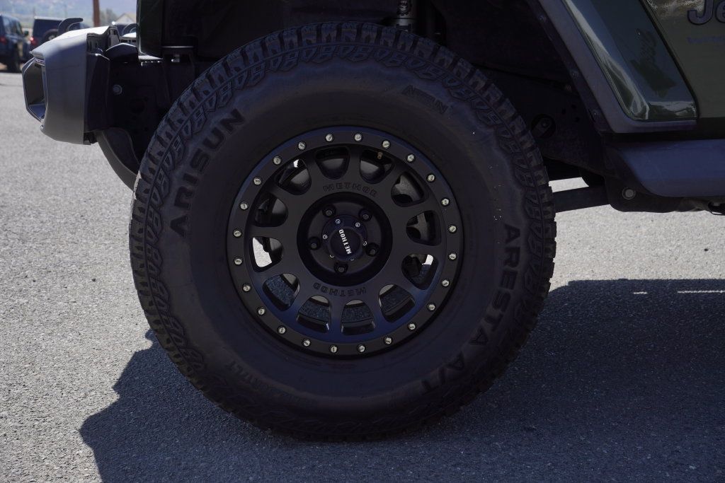 Used 2020 Jeep Wrangler Unlimited Sahara AWD/4WD image 4