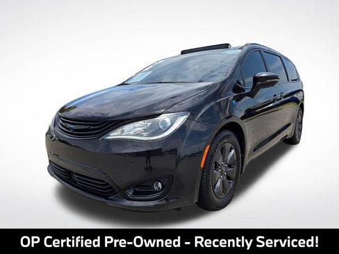 Used 2019 Chrysler Pacifica Limited w/ Advanced Safetytec Group FWD image 5