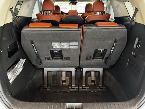 Certified 2023 Kia Carnival SX Prestige image 36
