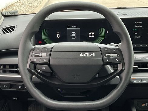 Used 2025 Kia K4 LXS image 20