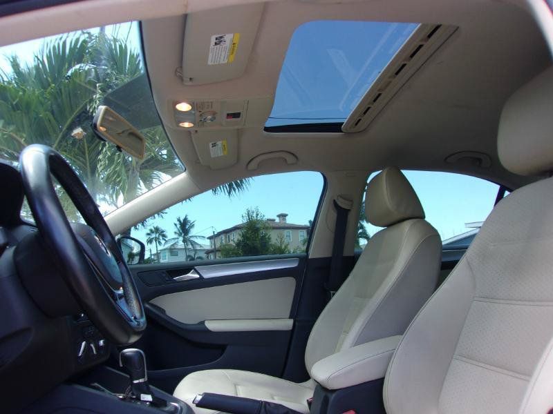 Used 2015 Volkswagen Jetta SE FWD image 16