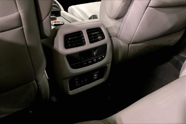 Used 2017 Honda Pilot Touring image 36