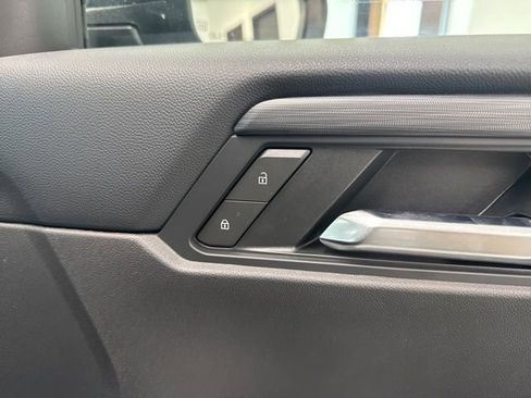 Used 2025 GMC Acadia AT4 image 32