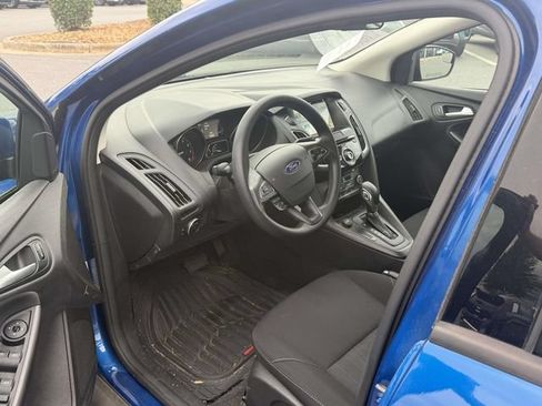 Used 2018 Ford Focus SEL FWD image 3
