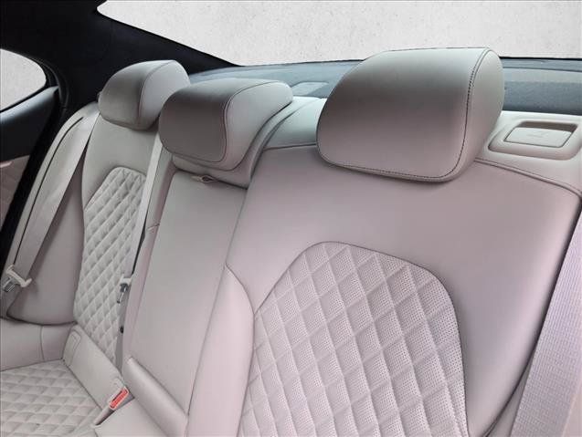 Used 2022 Genesis G70 3.3T RWD image 23
