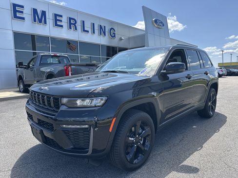 Used 2026 Jeep Grand Cherokee Limited w/ Limited Altitude Package AWD/4WD image 10
