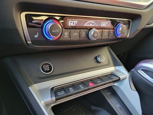 Used 2024 Audi Q3 2.0T Premium image 38