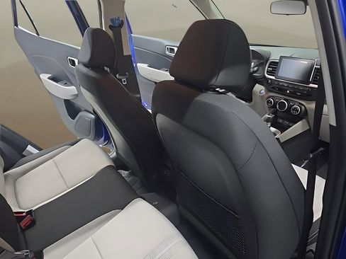 Used 2026 Hyundai Venue SEL FWD image 17