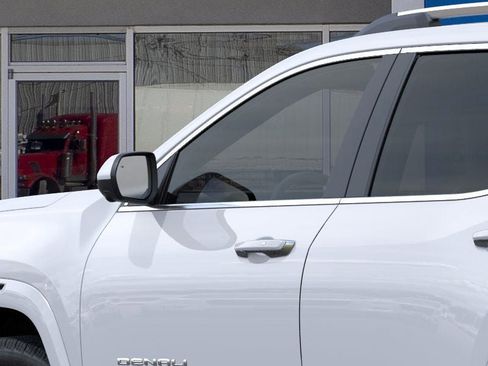 New 2026 GMC Terrain Denali w/ LPO, Floor Liner Package image 46